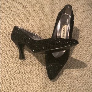 pointy toe pump